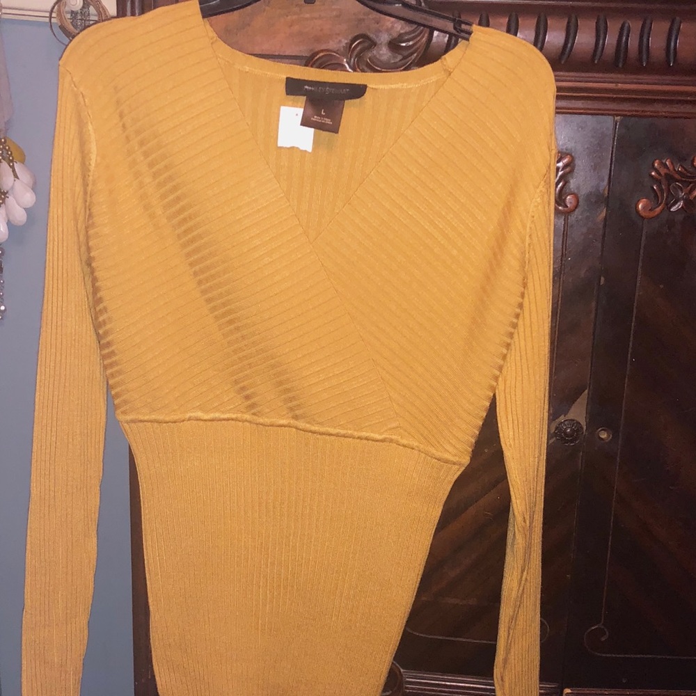 Women’s sweater